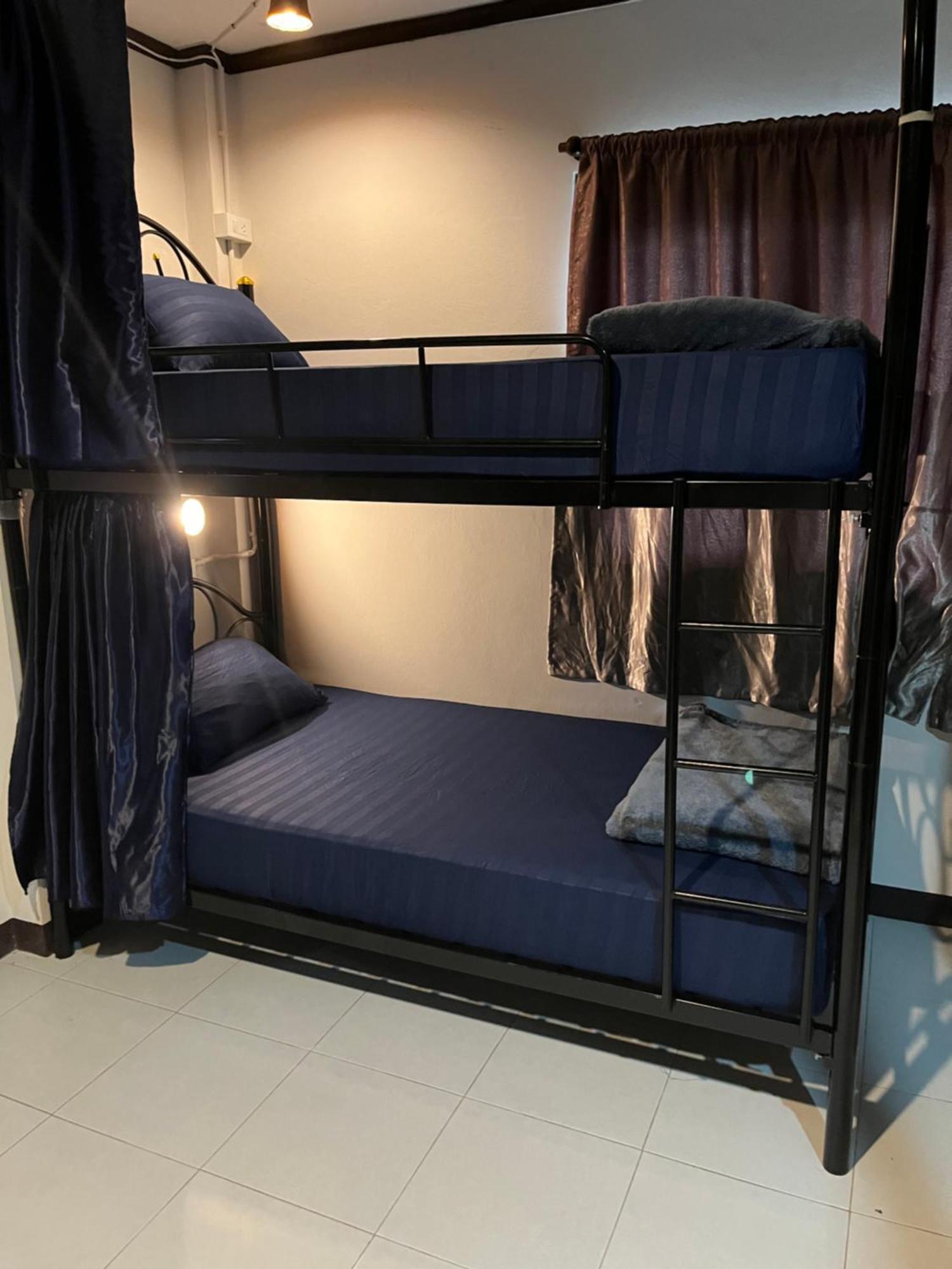 Moon Dolphin Hostel Хаад Рин Экстерьер фото